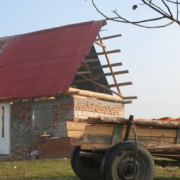 Casa tara Valea Corlatului