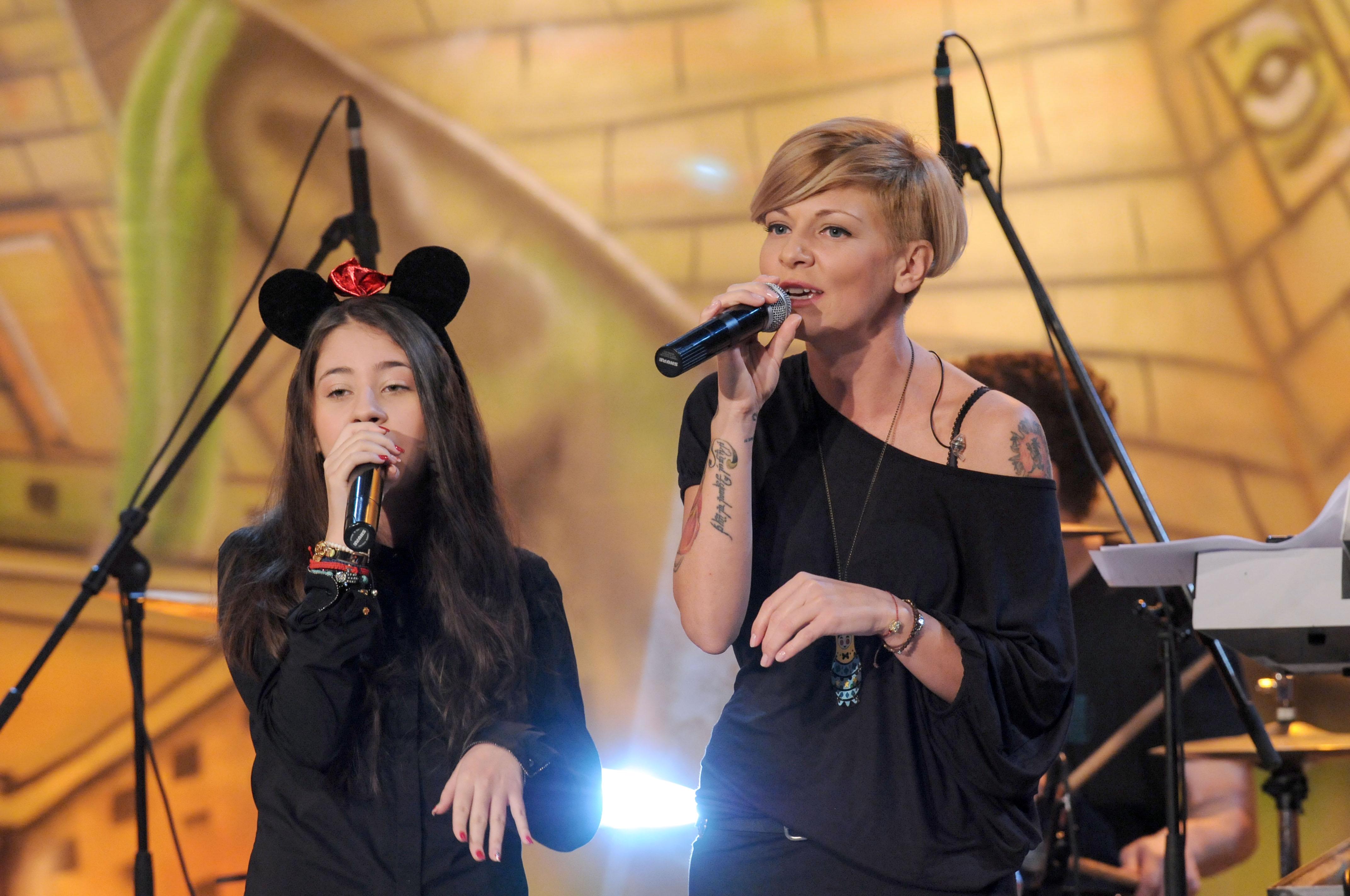 Duet Nicole Cherry si Dana Nalbaru - foto TVR