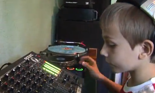 DJ Cris 10 ani