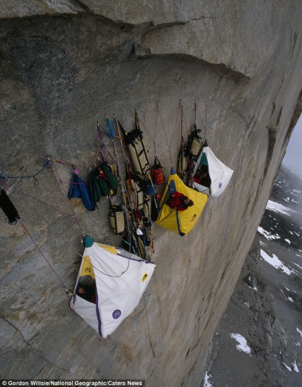 campsite corturi munte alpinism